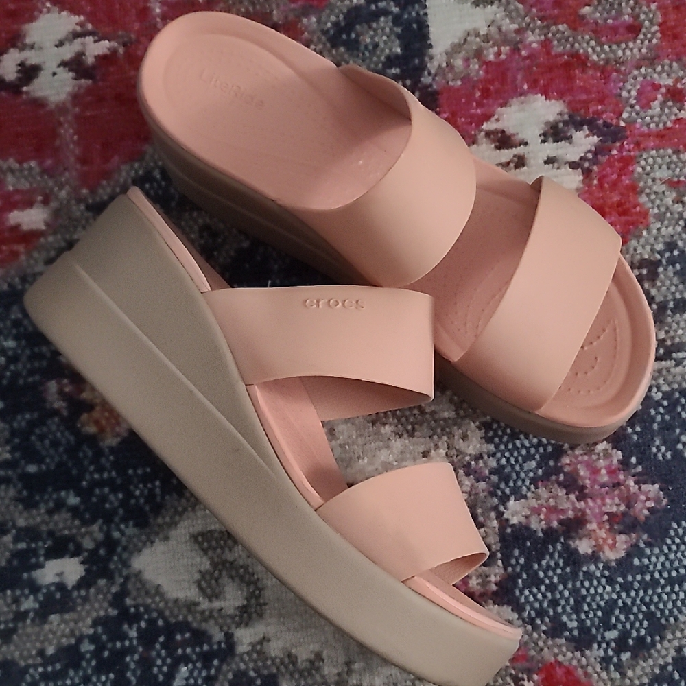 CROCS Women's Peach Platform Sandals